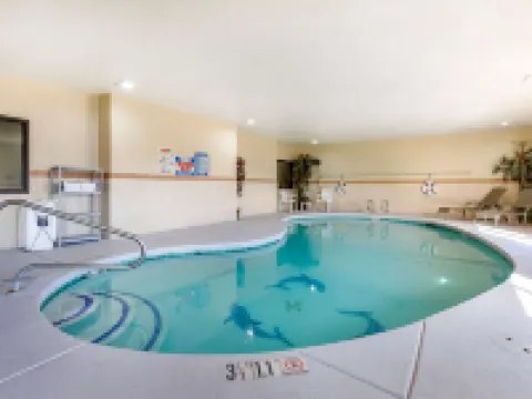 Comfort Inn & Suites デミングのホテル