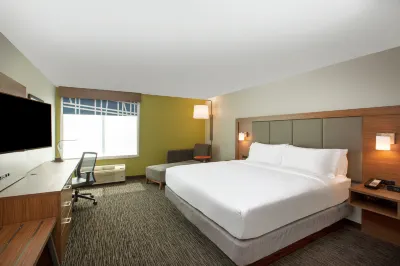 Holiday Inn Express & Suites Norfolk by IHG Hotel di 