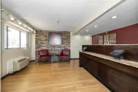Travelodge by Wyndham Peoria Hotels in Peoria