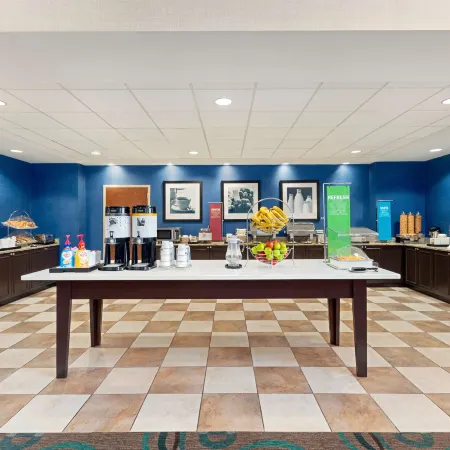 Hampton Inn & Suites Atlanta Airport West/Camp Creek Parkway