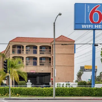 Motel 6 Gardena, CA - South