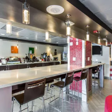 Comfort Inn Los Angeles near Hollywood Отели рядом с достопримечательностью «Стадион «Доджер-стэдиум»»