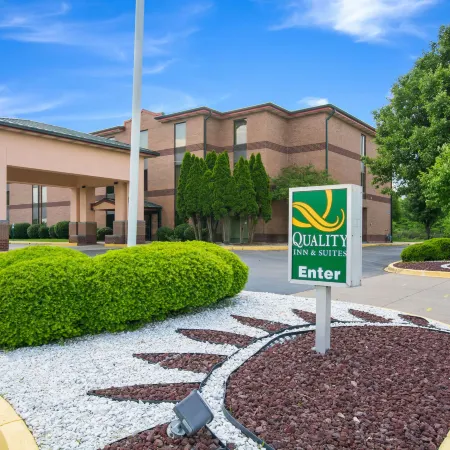 Spark by Hilton Sellersburg