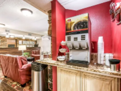 Econo Lodge Mayo Clinic Area Hotels in Rochester