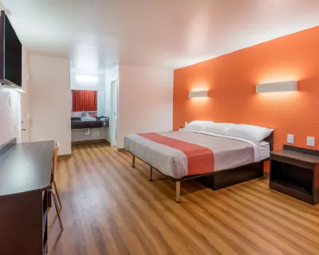 Motel 6 Arlington, TX - Uta Hotels in Arlington