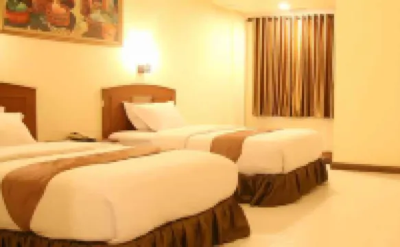 Candisari Hotel & Resto Hotels near Alun - Alun Pancasila Kebumen