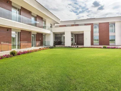 Outlet Hotel Polgár Отели в г. 