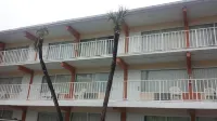 Quality Inn Daytona Beach Oceanfront Hotel berhampiran Pusat Ocean
