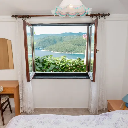 Apartments Mandica