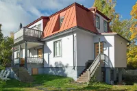 Lossiranta Lodge Hotels near Helluntaiseurakunta