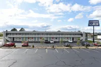 Knights Inn Merrillville - parking