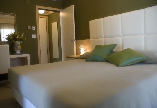 Hotel Abruzzi - Housity