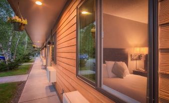 Sun & Ski Inn and Suites