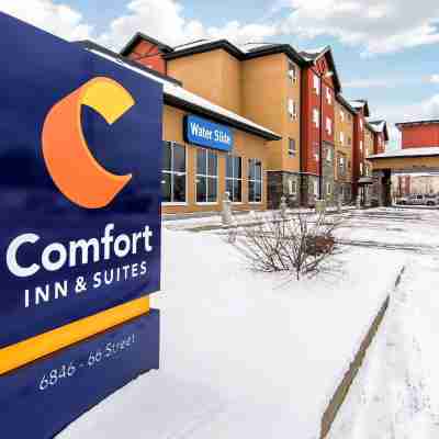 Comfort Inn & Suites Red Deer Hotel Exterior