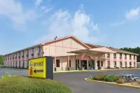 Super 8 by Wyndham Waycross GA Hotels in Waycross