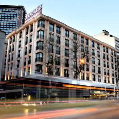 Grand Aras Hotel & Suites Hotels near Sisli Metro Station