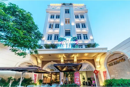 Mekong Gia Lai Hotel - Me Kong Pleiku Отели в г. Phu Dong
