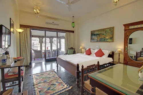 Lake Pichola Hotel