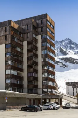 Le Sérac Hôtels à proximité de : La Piscine