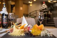 St George Ski & Holiday - Half Board & All Inclusive, Free Children - breakfast
