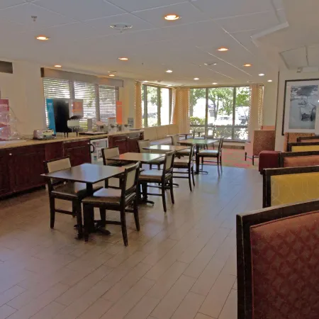 Hampton Inn Norfolk/Chesapeake (Greenbrier Area)