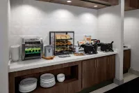 Hilton Garden Inn Atlanta Perimeter Center - breakfast