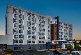 Hampton Inn by Hilton Newark Airport