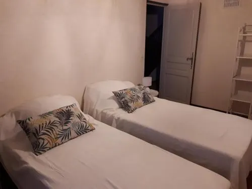 恩特雷藤蔓和蒙塔涅小屋酒店