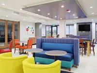 Holiday Inn Express & Suites PHOENIX NORTH - SCOTTSDALE by IHG Hotels near Desert View