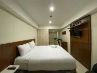 New and Homey Studio Apartment at Warhol (W/R) Residence Hotels in Kecamatan Semarang Selatan