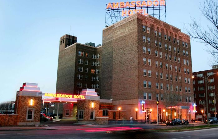 Ambassador Hotel Milwaukee, Trademark Collection by Wyndham