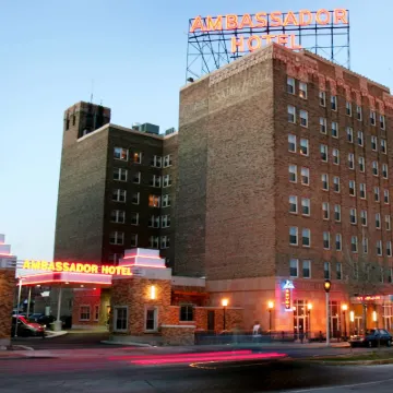Ambassador Hotel Milwaukee, Trademark Collection by Wyndham Hotels near U.S. Cellular Arena