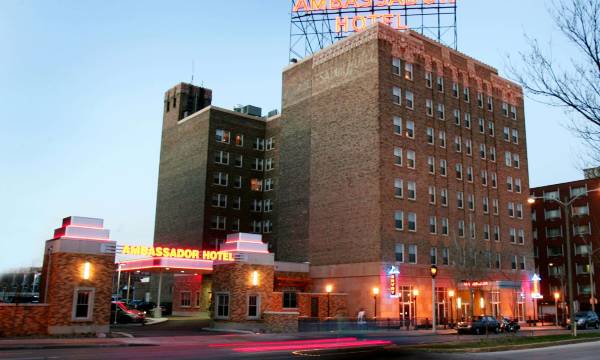 Ambassador Hotel Milwaukee, Trademark Collection by Wyndham