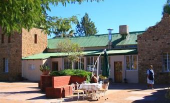 Savanna Guest Farm
