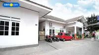 Banana Homestay Prawirodirjan Hotels near Beringharjo Traditional Market