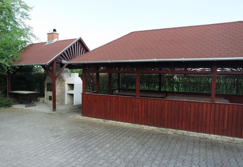 Magdi Vendégház - Housity