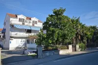 Apartments and Rooms Bepina - Beach