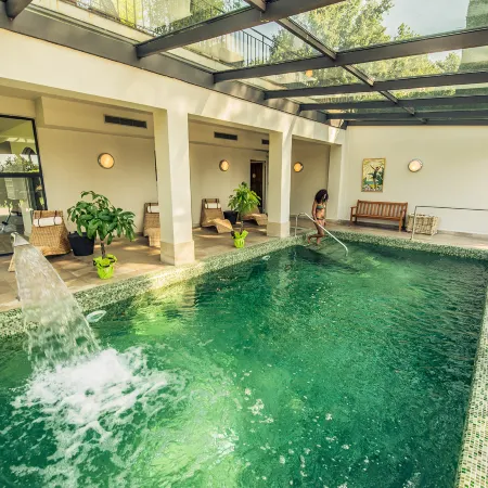 Hotel Spa & Restaurant Cantemerle