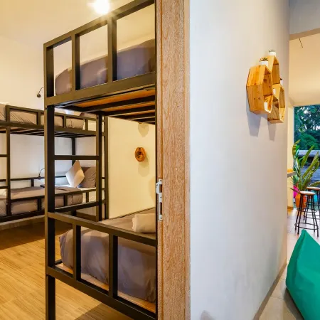 Aura Dormitory House Ubud