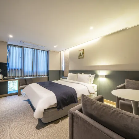 R&B Business Hotel
