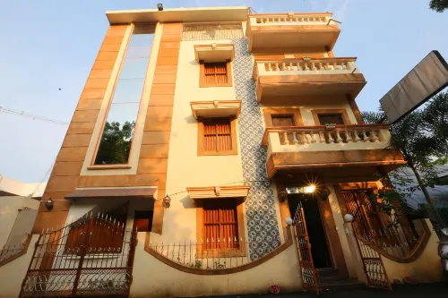 Le Apex Guest House