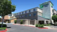 Holiday Inn Express & Suites Elk Grove Central - Hwy 99 Hotels in Elk Grove
