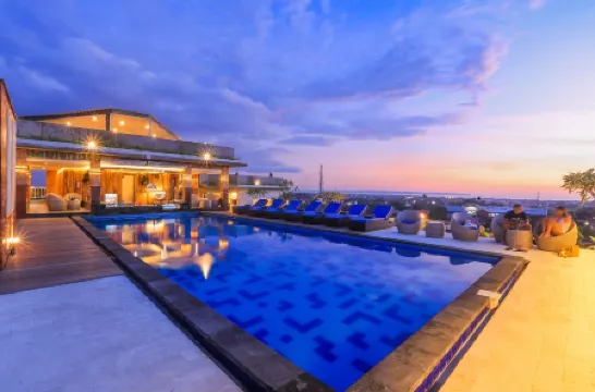 Canggu Dream Village Hotel and Suites Отели рядом с достопримечательностью «Universitas Dhyana Pura»