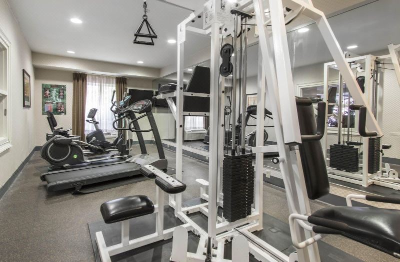 Holiday Inn Express Hotel & Suites Cullman, an IHG Hotel photo 2