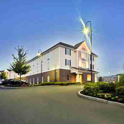 Hampton Inn & Suites Cape Cod-West Yarmouth Hotel Exterior