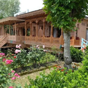 The Heritage Safina Group of Houseboats