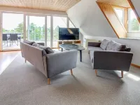 "Lissa" - 2.4km from the Sea - balcony
