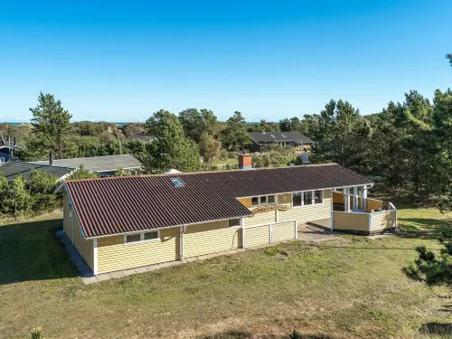 "Jeldrik" - 100m from the Sea
