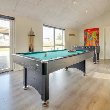 "Yakari" - 300m from the Sea