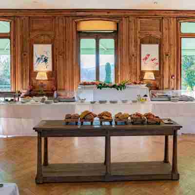 Villa Navarre Dining/Meeting Rooms